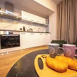 Blloku Unique 2 * Tirana