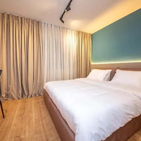 Blloku Unique 2 Tiran