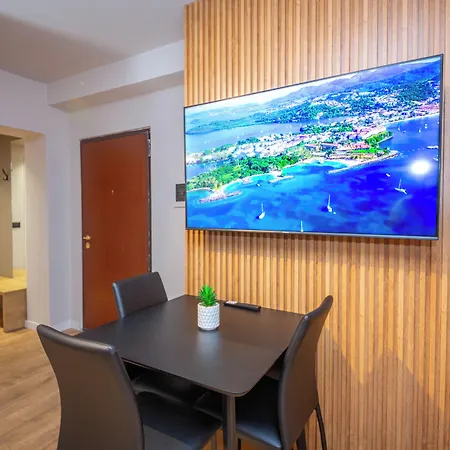 Blloku Unique 2 * Tiran