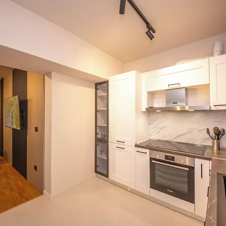 Blloku Unique 2 * Tirana