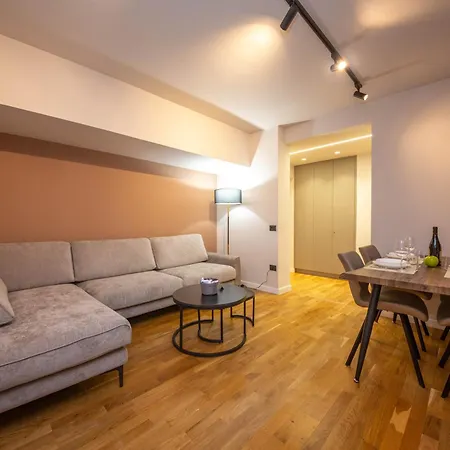 Apartament Blloku Unique 2 *