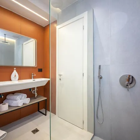 Appartement Blloku Unique 2 *