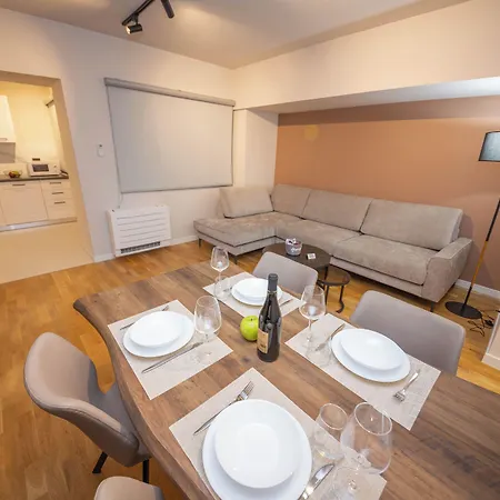 Apartment Blloku Unique 2 Tirana