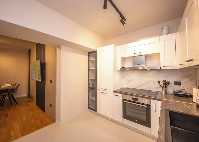 Blloku Unique 2 * Tirana