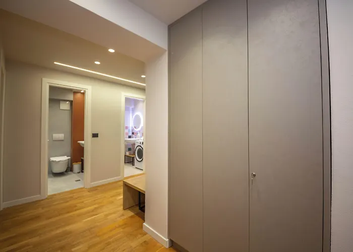 Blloku Unique 2 * Tirana